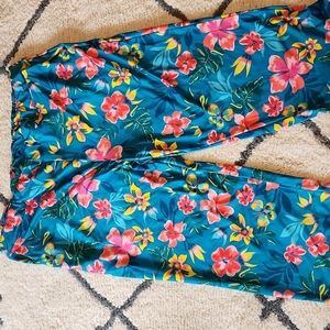 Womens plus size 24w/26w hawiian print capris